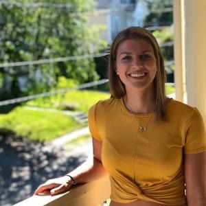 Meet your Posher, Elise